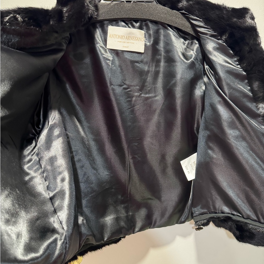 Luxurious Black Mink Fur Jacket - Picture 3 of 5
